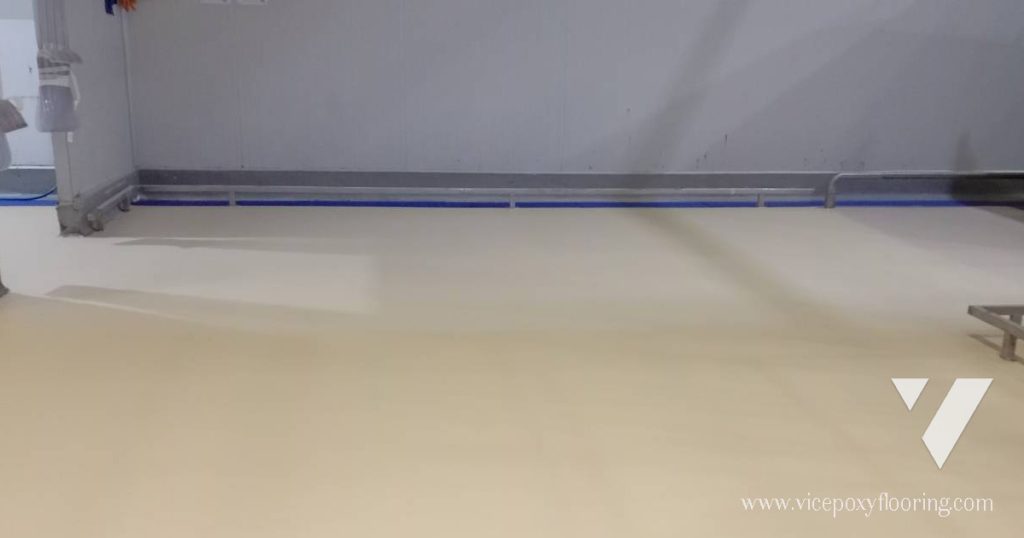 พื้น PU Self-Leveling โรงงานผลิตยา ปลอดเชื้อ ไร้รอยต่อ ตามมาตรฐาน GMP โดย VIC
